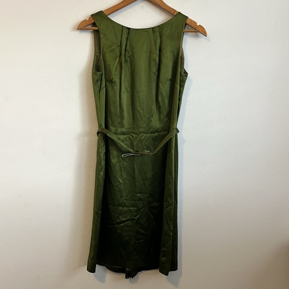 Classic Olive Green Sleeveless Sheath Dress